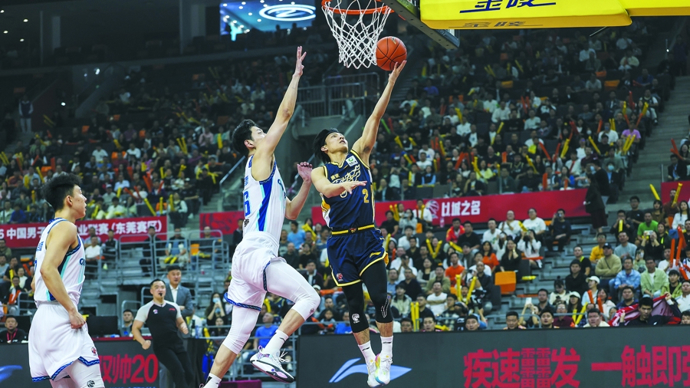 足球投注直播的CBA篮球比赛精彩画面